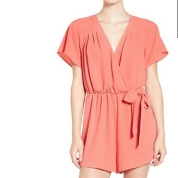 Leith Short Sleeved Romper Coral Size Medium - Picture 1 of 11